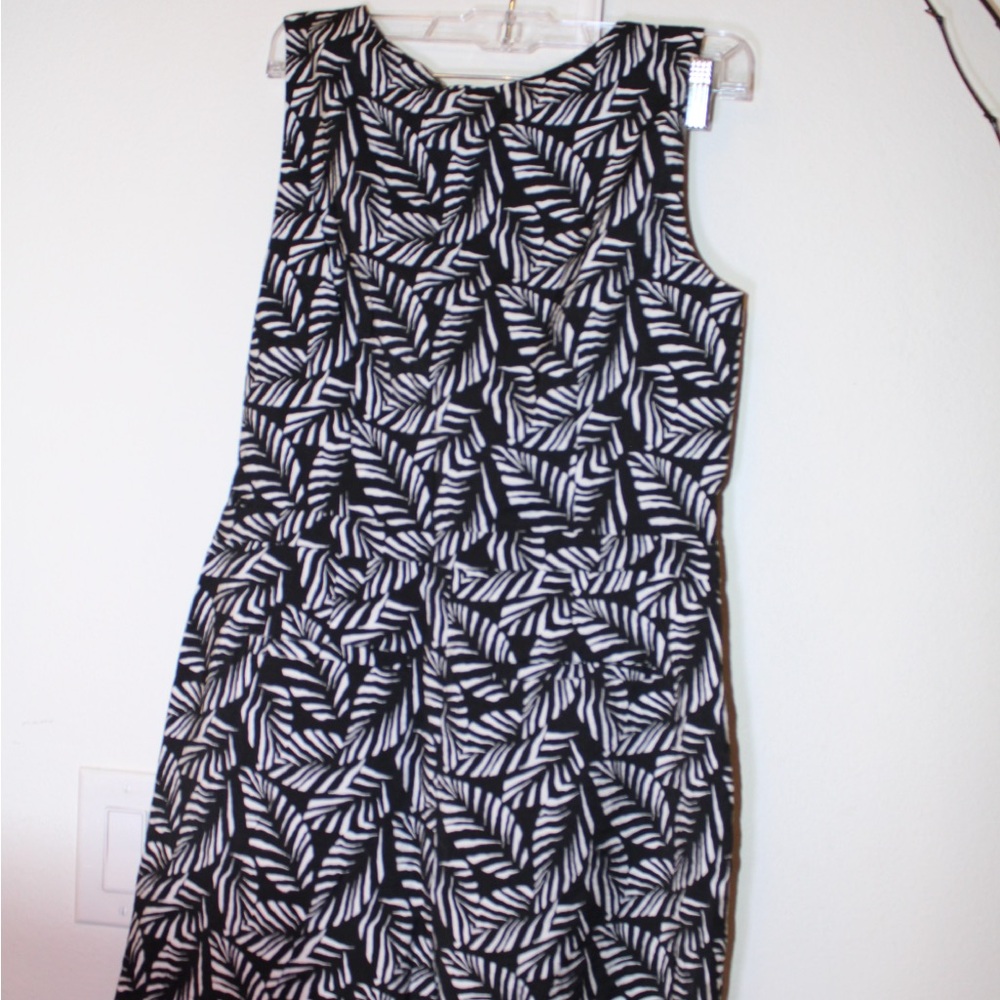 LOFT Black and White Sleeveless V-Neck Midi Sundress - Picture 5 of 13